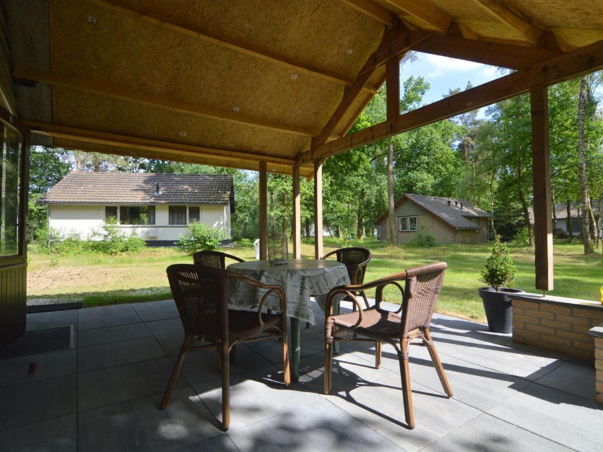 Detached Bungalow With Lovely Covered Terrace In A Nature Rich Holiday Park Stramproy Exterior foto